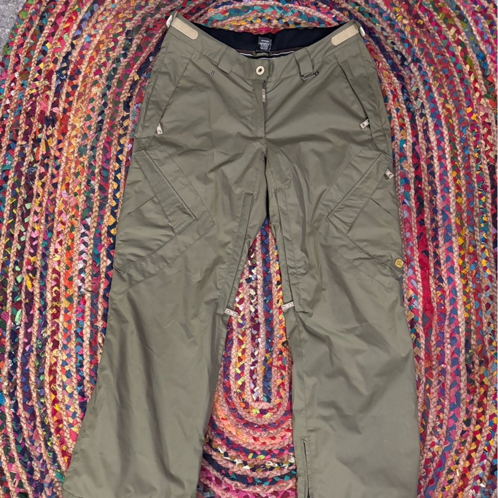 DC Shoes large Olive Green SnowPants with Brown Accents
